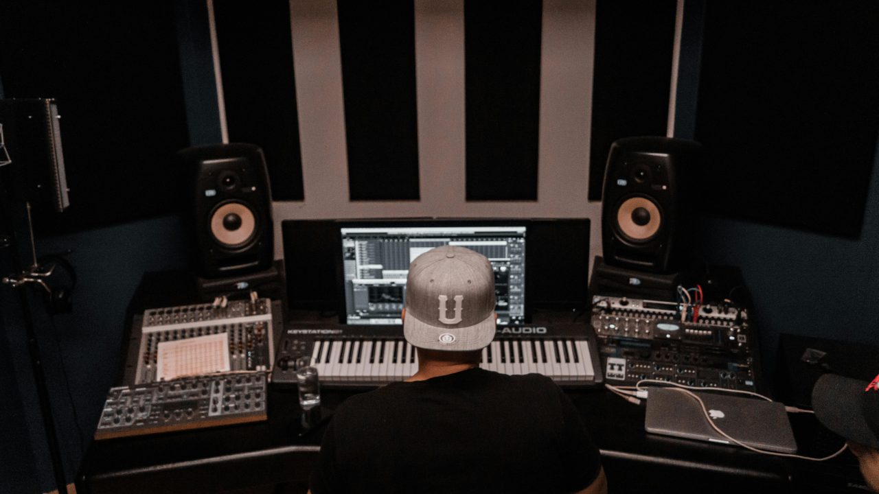 How to Find the Perfect Samples & Beats for Your Next Track